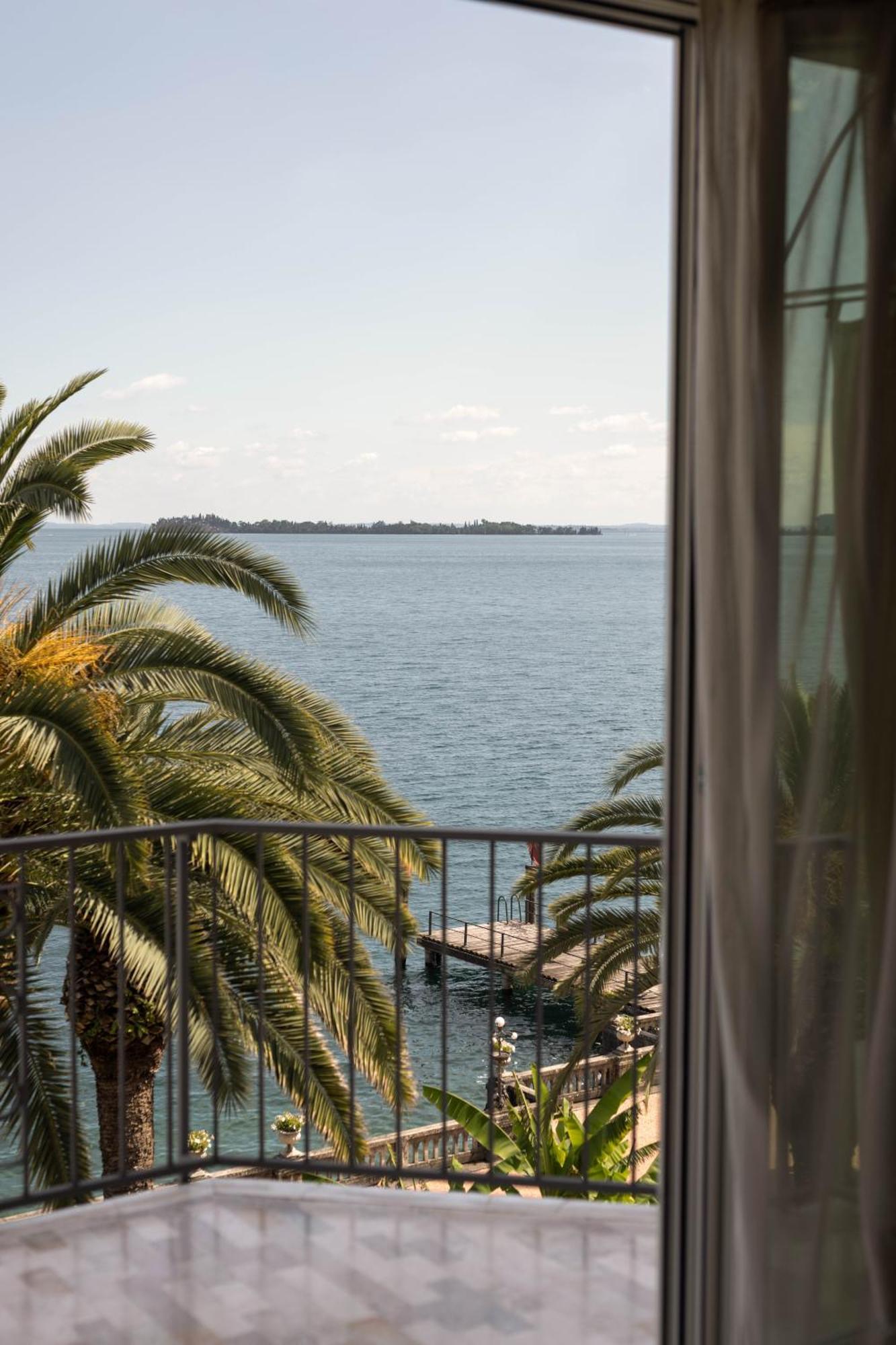 Grand Hotel Fasano การ์โดเน ริเวียรา ภายนอก รูปภาพ