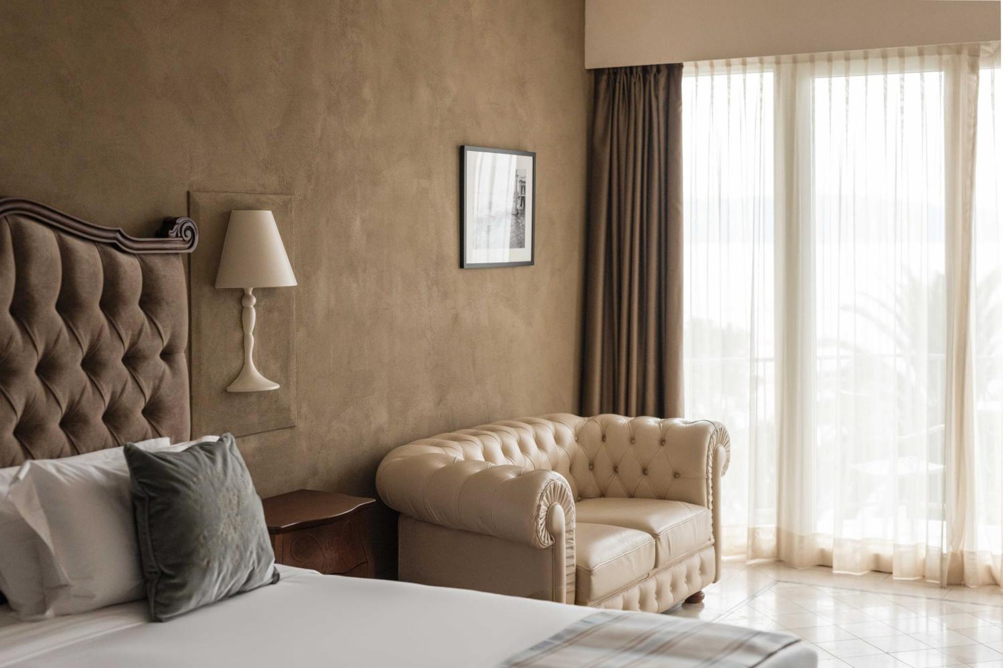 Grand Hotel Fasano การ์โดเน ริเวียรา ภายนอก รูปภาพ